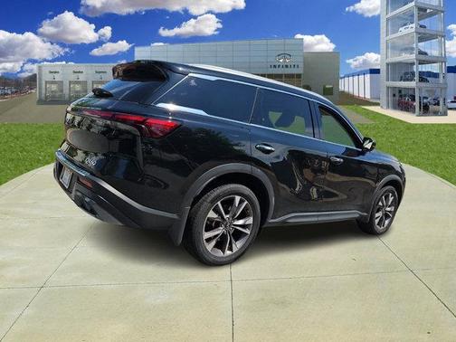 2022 INFINITI QX60 Luxe