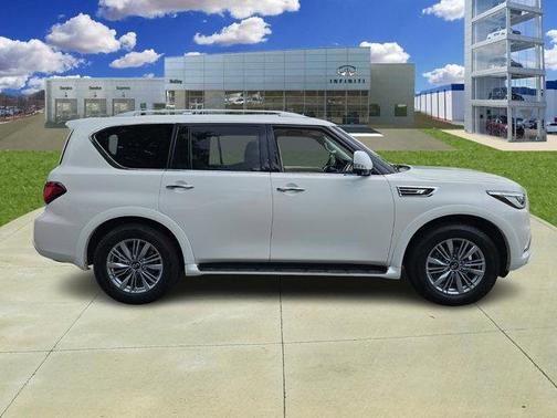 2021 INFINITI QX80 Luxe