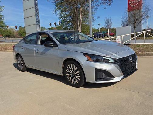 Brilliant Silver Metallic 2024 Nissan Altima 2.5 SV