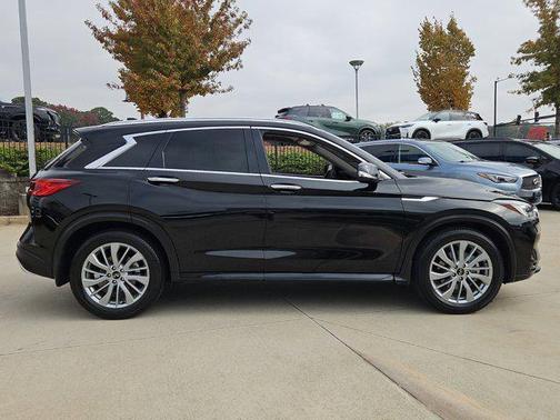 2023 INFINITI QX50 LUXE