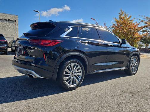 2023 INFINITI QX50 LUXE