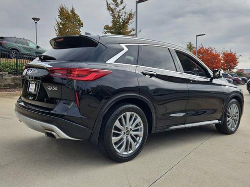 2023 INFINITI QX50 LUXE