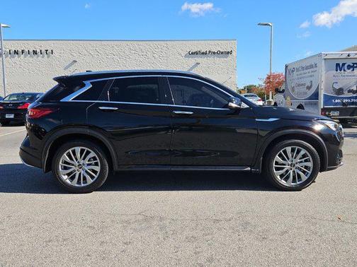 2023 INFINITI QX50 LUXE