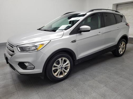 Ingot Silver Metallic 2018 Ford Escape SE