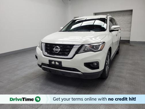 White 2019 Nissan Pathfinder SL