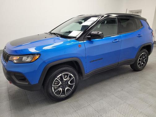 Hydro Blue Pearlcoat 2025 Jeep Compass Trailhawk