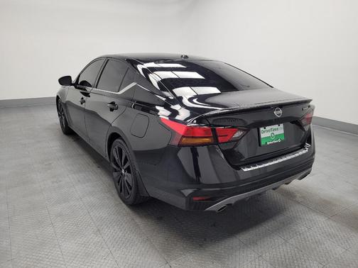 2022 Nissan Altima SR FWD