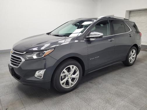 Gray 2018 Chevrolet Equinox Premier