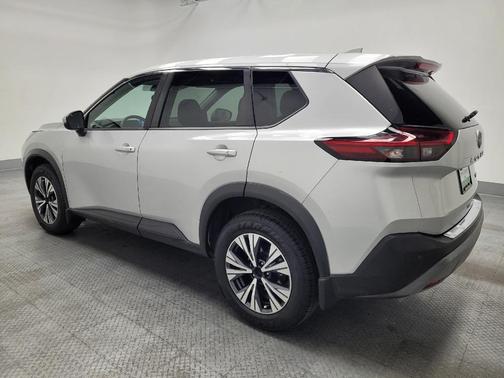 Brilliant Silver Metallic 2022 Nissan Rogue SV