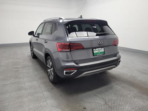 Gray 2022 Volkswagen Taos 1.5T SE
