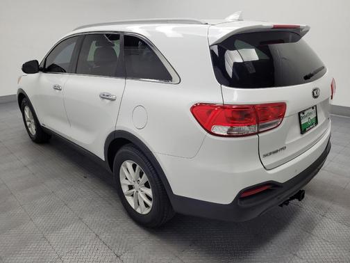 Snow White Pearl 2016 Kia Sorento LX