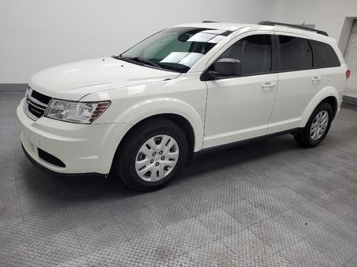 White 2015 Dodge Journey SE