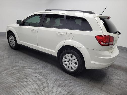 White 2015 Dodge Journey SE