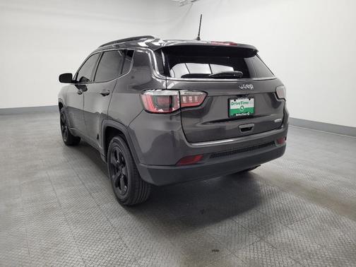 Granite Crystal Metallic Clearcoat 2020 Jeep Compass Latitude