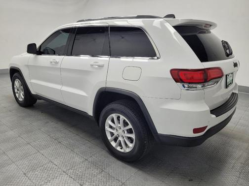 Bright White Clearcoat 2021 Jeep Grand Cherokee Laredo