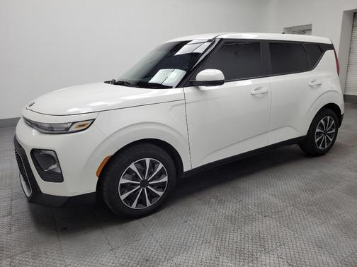 Snow White Pearl 2020 Kia Soul LX