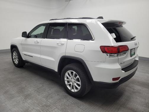 Bright White Clearcoat 2021 Jeep Grand Cherokee Laredo
