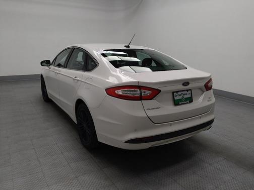 White 2016 Ford Fusion SE