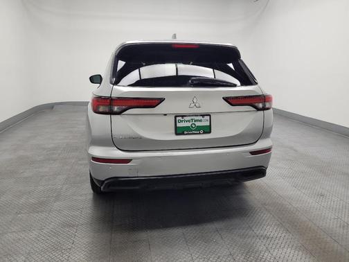Alloy Silver Metallic 2022 Mitsubishi Outlander ES