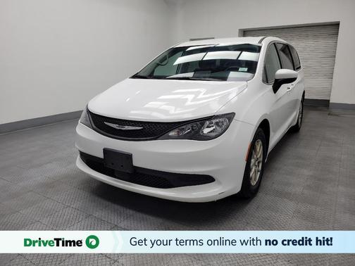 Bright White Clearcoat 2022 Chrysler Voyager LX