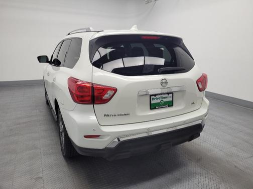 2020 Nissan Pathfinder SL 2WD