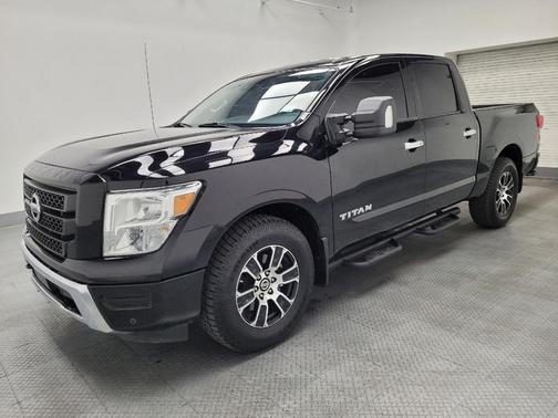 Super Black 2021 Nissan Titan SV
