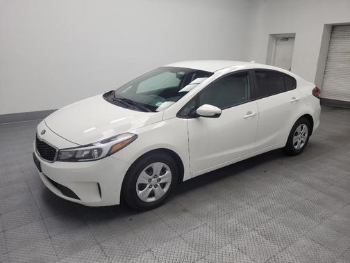 Clear White 2017 Kia Forte LX