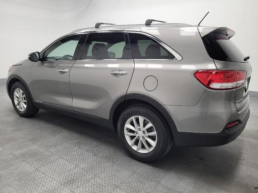 Titanium Silver 2016 Kia Sorento LX