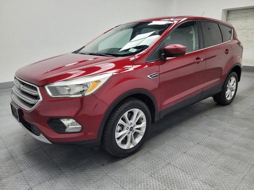 Red 2017 Ford Escape SE