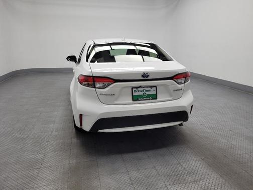 Super White 2021 Toyota Corolla Hybrid LE