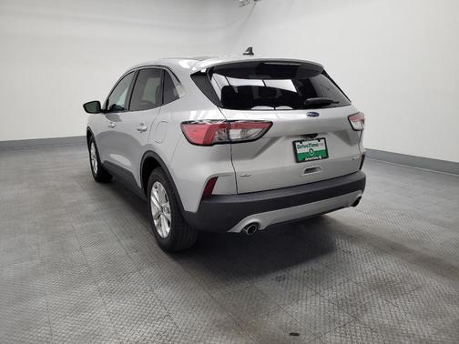 Ingot Silver Metallic 2020 Ford Escape SE