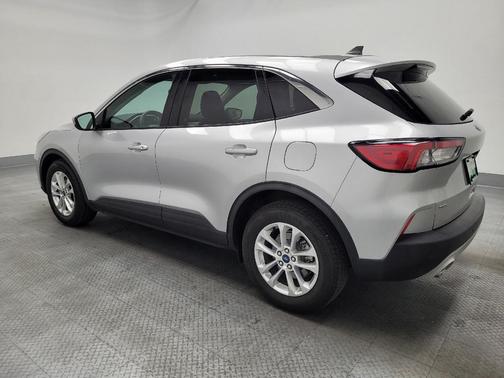 Ingot Silver Metallic 2020 Ford Escape SE