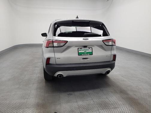 Ingot Silver Metallic 2020 Ford Escape SE