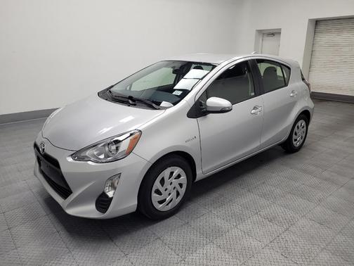 Classic Silver Metallic 2016 Toyota Prius c Three