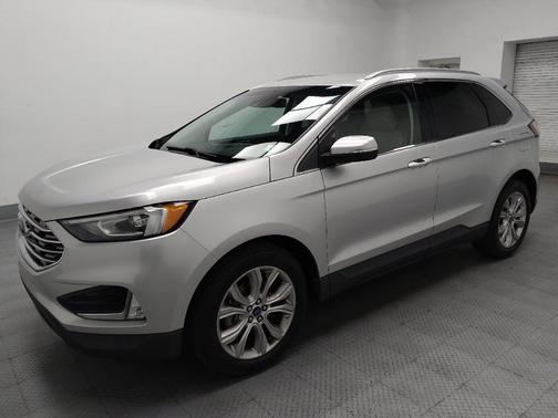 Silver 2019 Ford Edge Titanium
