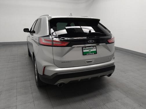 Silver 2019 Ford Edge Titanium