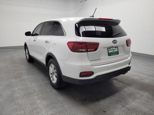 Snow White Pearl 2019 Kia Sorento LX