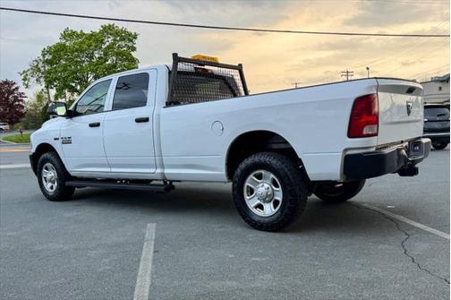 2017 RAM 3500 Tradesman Crew Cab 4x2 8' Box