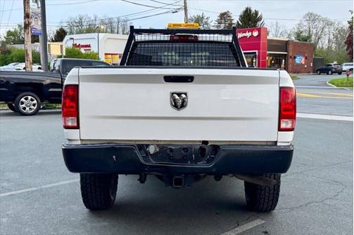 2017 RAM 3500 Tradesman Crew Cab 4x2 8' Box