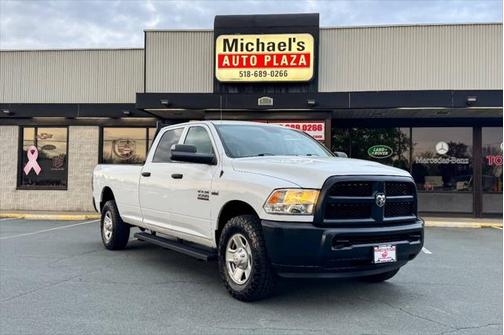 2017 RAM 3500 Tradesman Crew Cab 4x2 8' Box