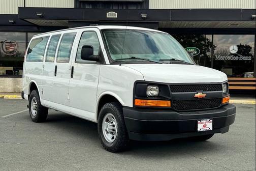 Summit White 2017 Chevrolet Express 2500 Work Van