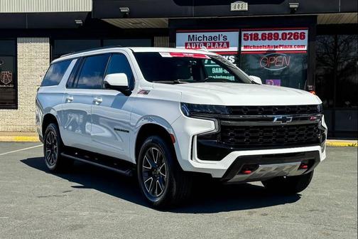 Summit White 2022 Chevrolet Suburban 4WD Z71
