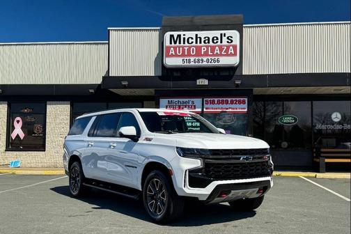 Summit White 2022 Chevrolet Suburban 4WD Z71