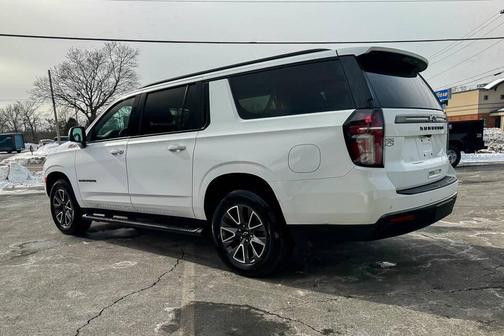 2022 Chevrolet Suburban 4WD Z71