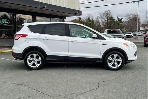 White 2014 Ford Escape SE