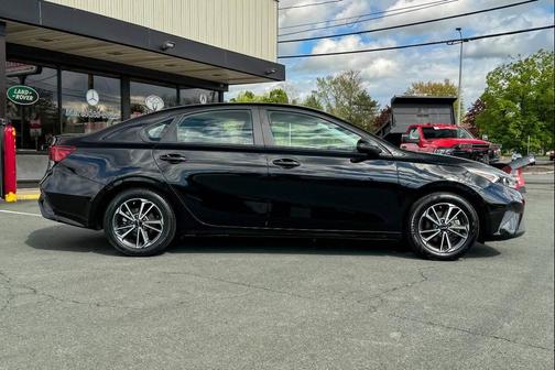 Aurora Black 2022 Kia Forte LXS