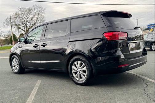 2018 Kia Sedona LX