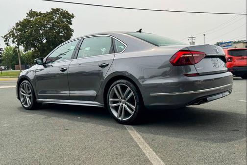 2017 Volkswagen Passat 1.8T R-Line w/Comfort