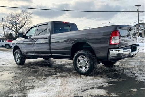 2022 RAM 3500 Tradesman Crew Cab 4x4 8' Box
