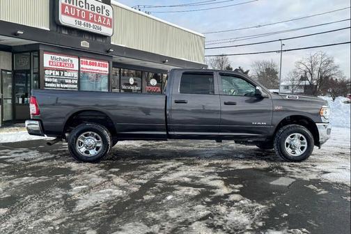 2022 RAM 3500 Tradesman Crew Cab 4x4 8' Box